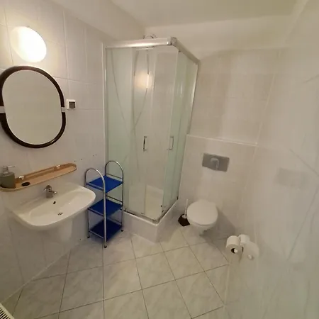 Dom Sonia Нехоже