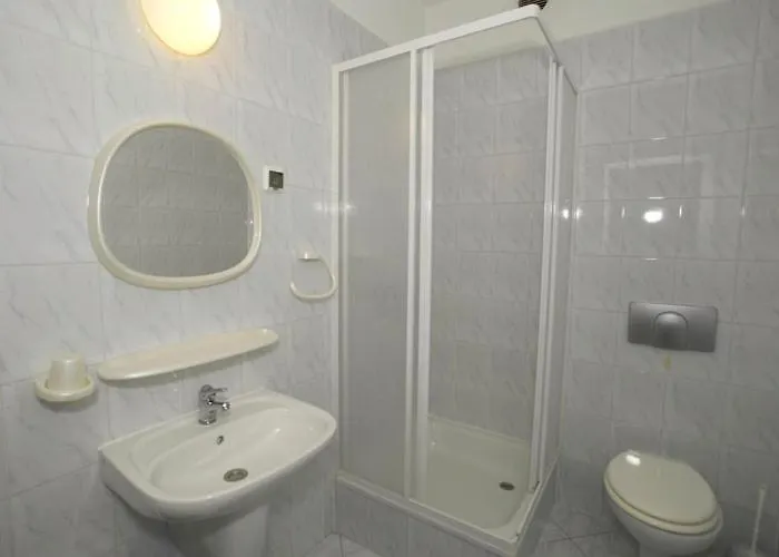 Dom Sonia Нехоже